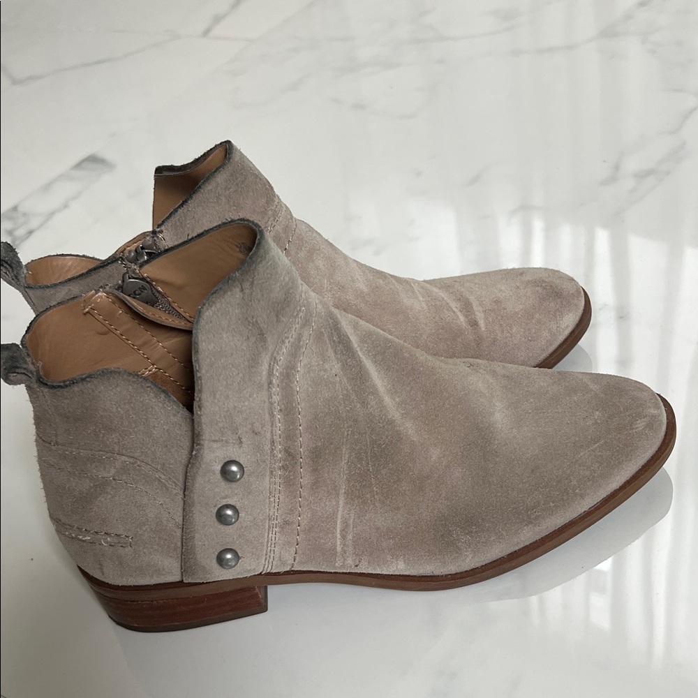 📫BUY 2 for $20 📫 Franco Sarto Taupe Suede Ankle Booties - Picture 4 of 5
